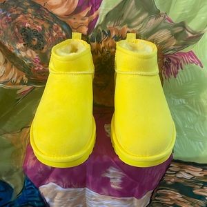 Amazing Treadlite Ugg Booties Size 8